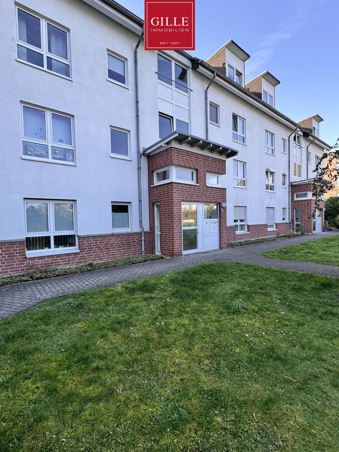 Ansicht 14 von: Kein 08/15: Exklusive Dachgeschosswohnung mit Wintergarten, TG-Stellplatz und Fernblick
